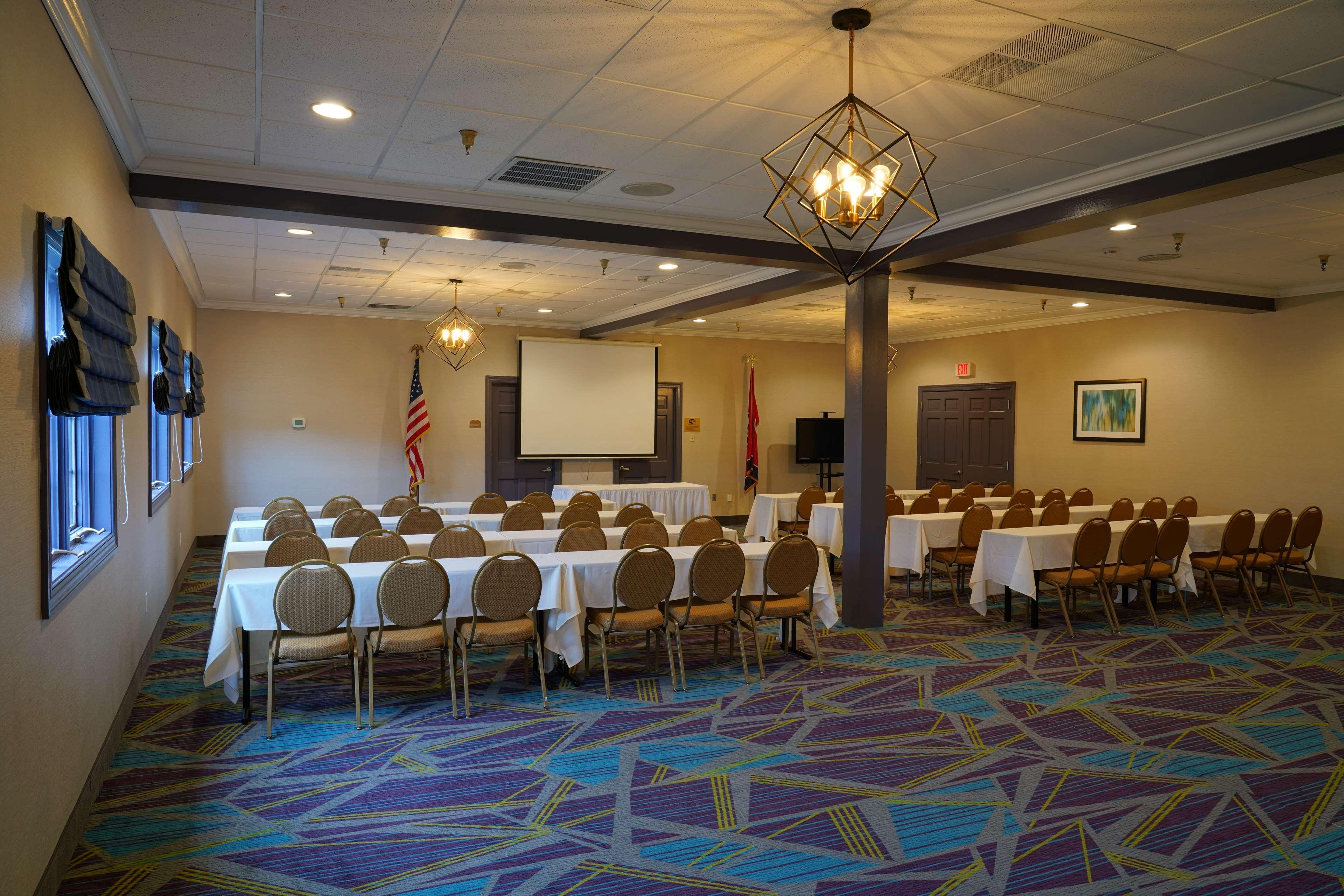 Best Western Plus Morristown Conference Center Екстериор снимка