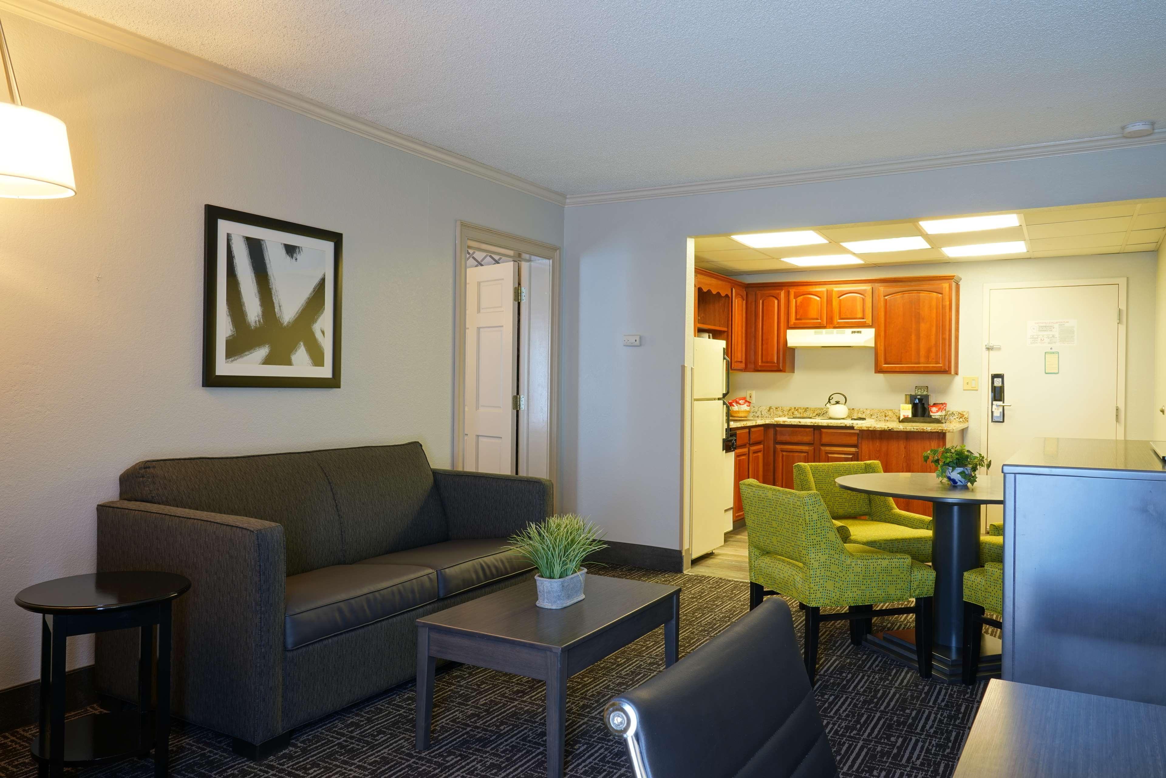 Best Western Plus Morristown Conference Center Екстериор снимка