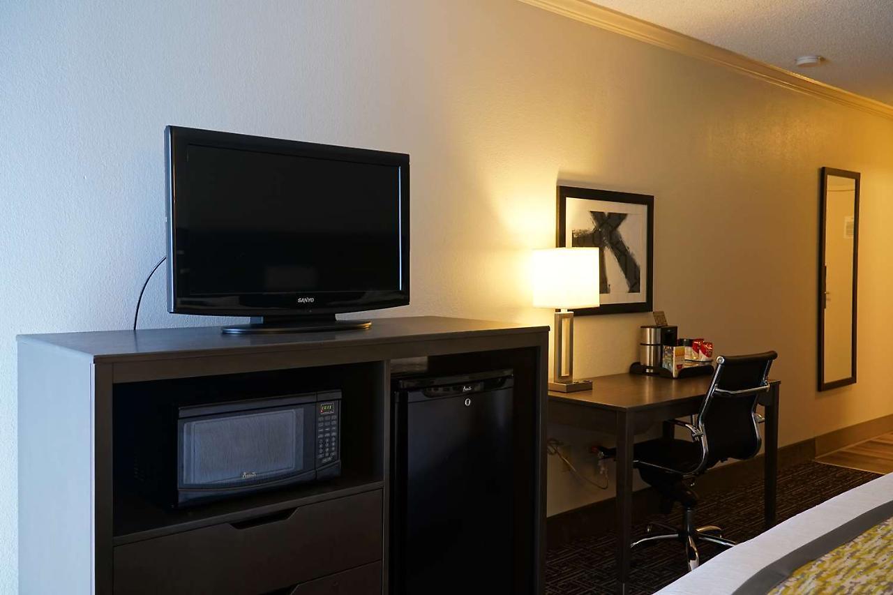 Best Western Plus Morristown Conference Center Екстериор снимка