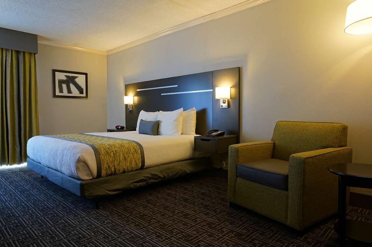 Best Western Plus Morristown Conference Center Екстериор снимка